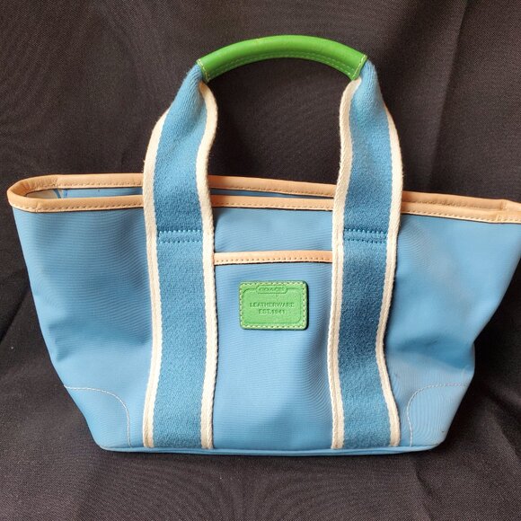 Coach Hamptons Tote Bag Purse - Picture 3 of 12